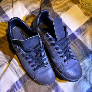 Men’s adidas casual grey/charcoal sneakers